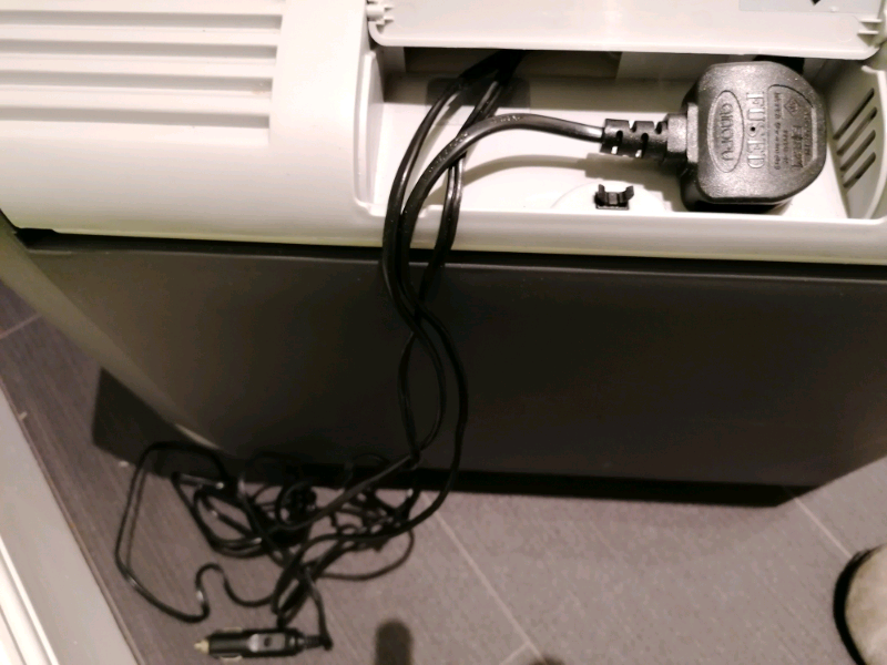 40 litre mains and 12v & 24v electric coolbox